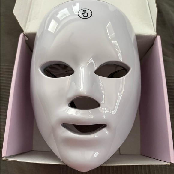 LED Face Mask - Picture 2 of 2